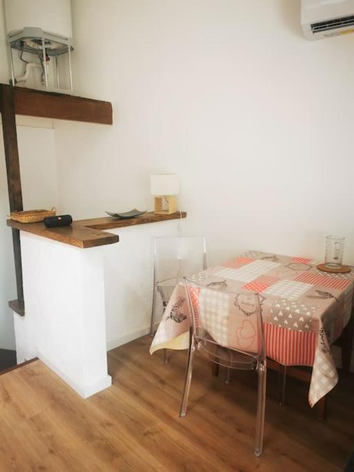 Saint-Martin-de-Brômes Appartement Avec Terrasse מראה חיצוני תמונה